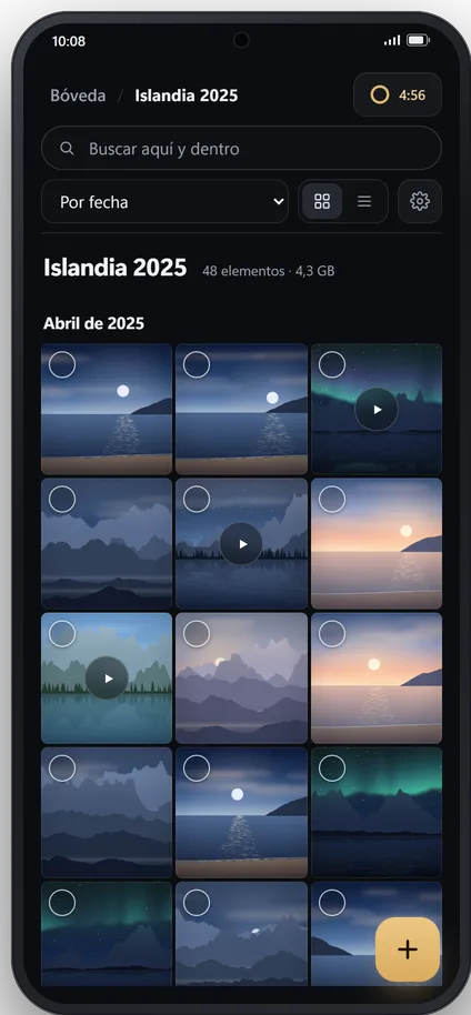 Una carpeta de viaje abierta en el móvil: fotos y vídeos agrupados por mes y el botón para añadir más.